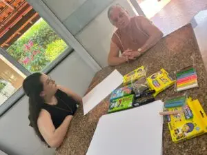 Roda de conversa intergeracional entre estudantes da UNISAGRADO e idosos do Lar Vicentino de Bariri promovida pela EducArte